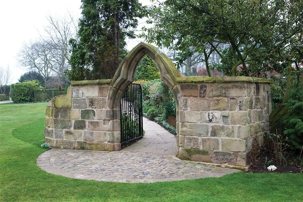 Rogerthorpe Manor Hotel Pontefract