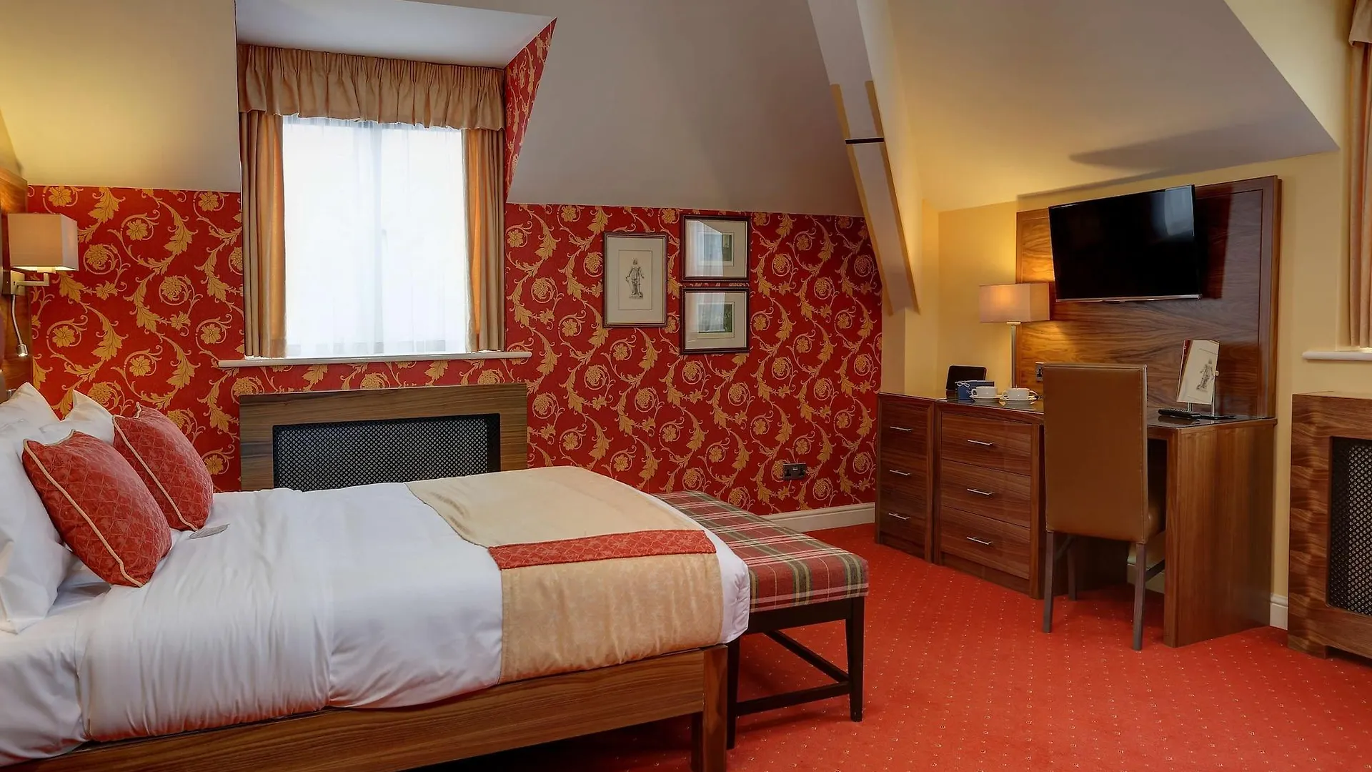 Rogerthorpe Manor Hotel Pontefract 4*,